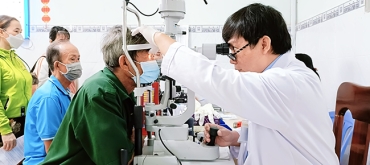 benh vien dkkv tinh an giang to chuc mo mat mien phi cho benh nhan ngheo