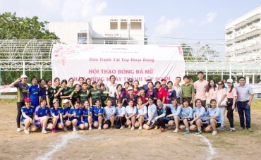 giai bong da tu hung chao mung ngay thanh lap doan